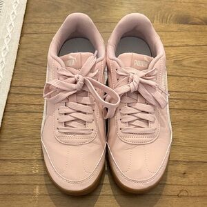Puma Women's Light Pink Sneakers